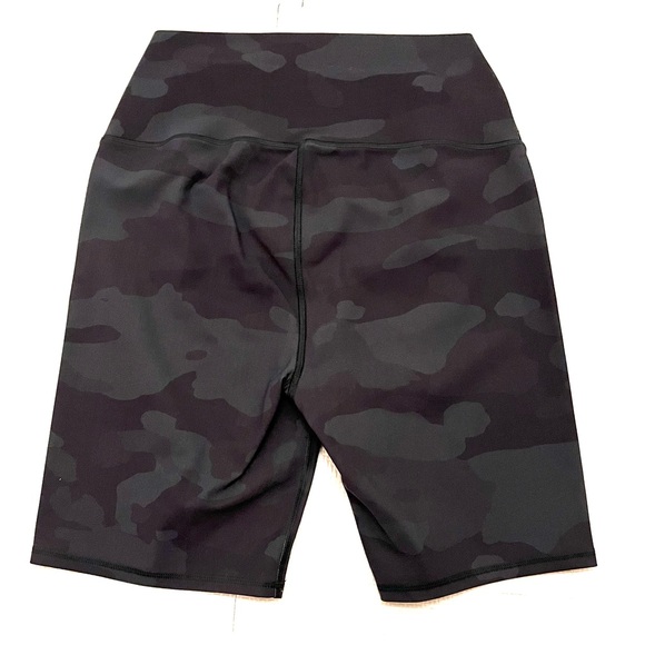 ALO Yoga High Waist Vapor Biker Shorts Black Camo High Rise Size L - Picture 5 of 7